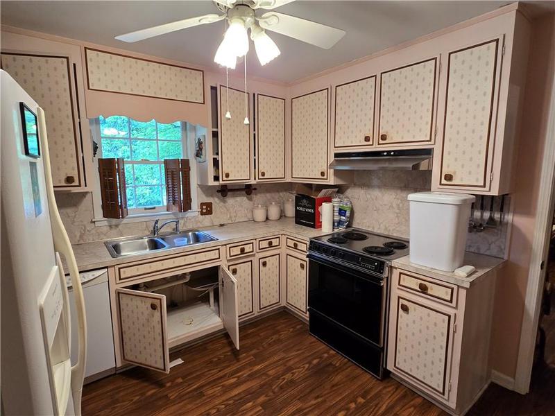 Image for property 1810 Trophy Drive, Marietta, GA 30062