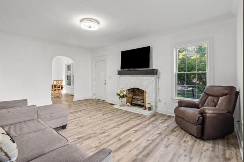 Image for property 3838 Collier Drive, Atlanta, GA 30331