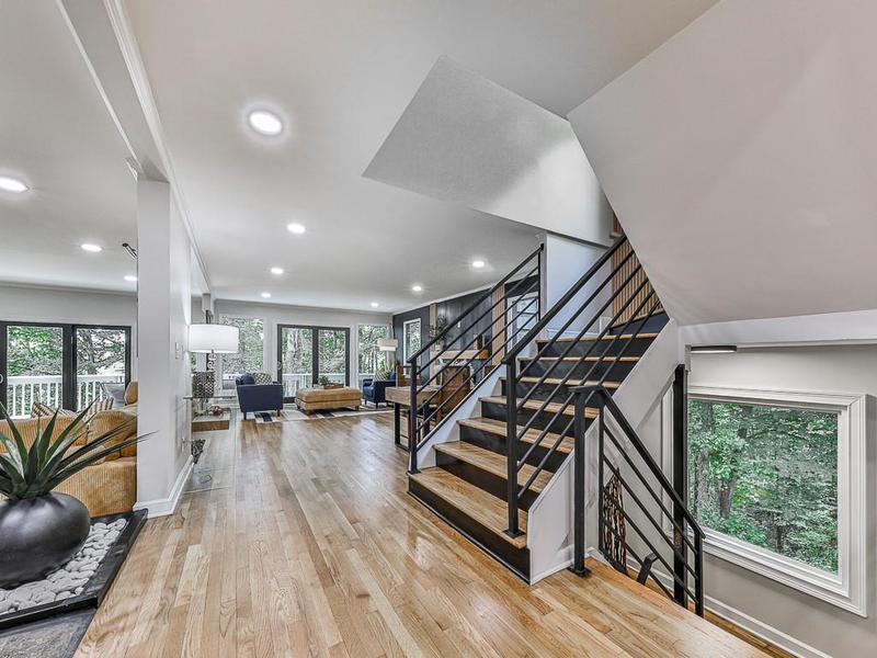 Image for property 120 Huntcliff Point, Atlanta, GA 30350