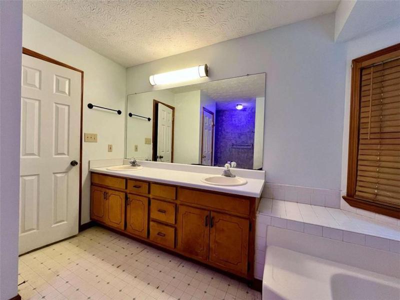 Image for property 25 Dogwood Court, Mcdonough, GA 30252