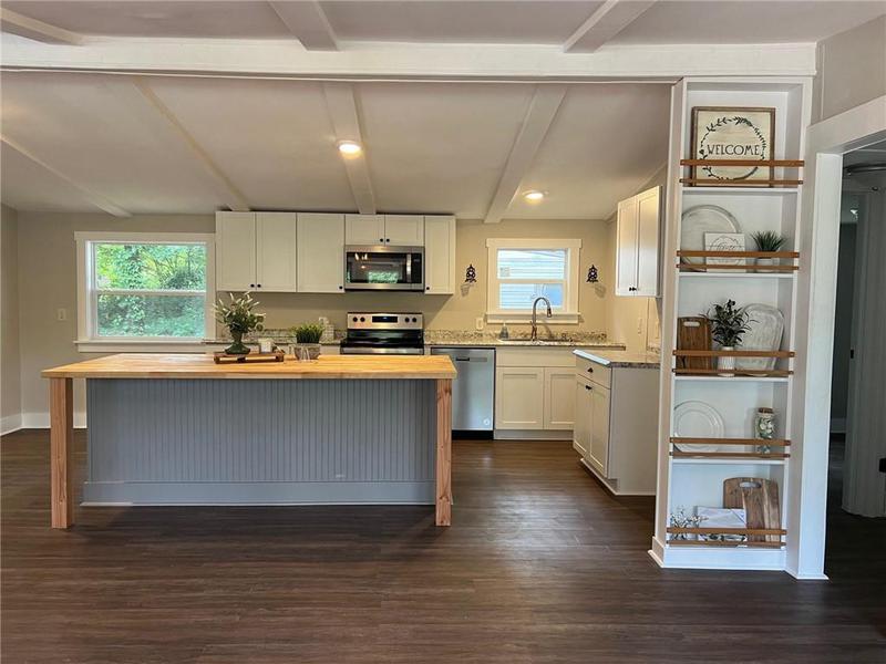 Image for property 131 Maddox, Carrollton, GA 30117