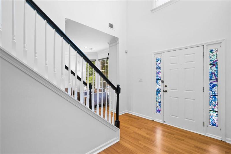 Image for property 560 Edgehill Place, Johns Creek, GA 30022