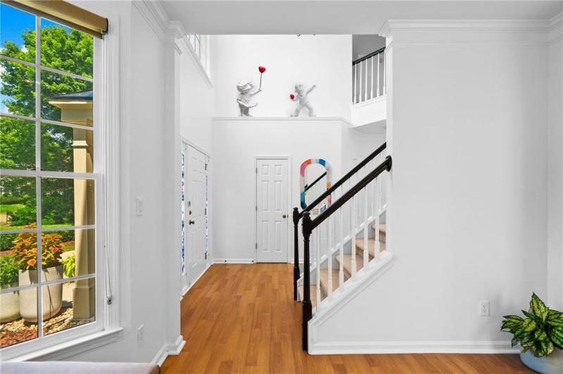 Image for property 560 Edgehill Place, Johns Creek, GA 30022