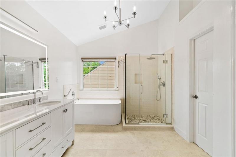 Image for property 560 Edgehill Place, Johns Creek, GA 30022