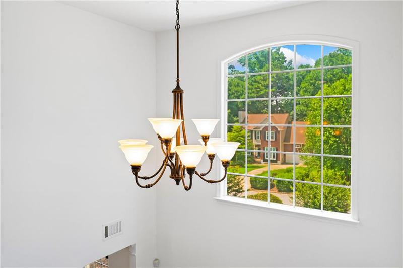 Image for property 560 Edgehill Place, Johns Creek, GA 30022