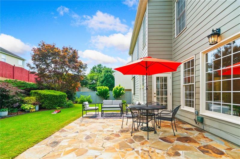 Image for property 560 Edgehill Place, Johns Creek, GA 30022