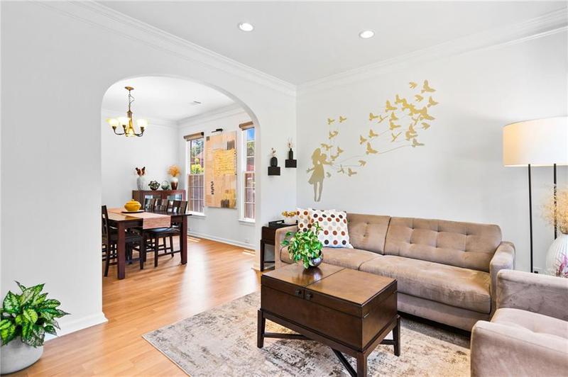 Image for property 560 Edgehill Place, Johns Creek, GA 30022
