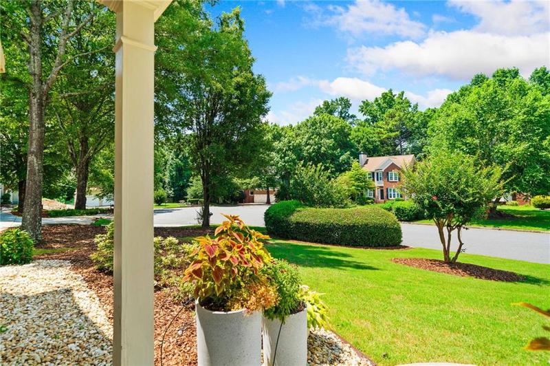 Image for property 560 Edgehill Place, Johns Creek, GA 30022