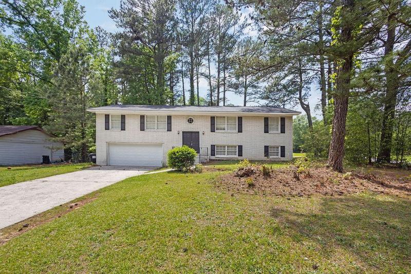 Image for property 6307 Thornhedge Drive, Riverdale, GA 30296