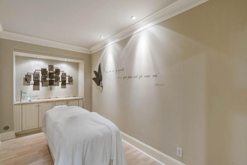 Image for property 10955 Stroup Road, Roswell, GA 30075