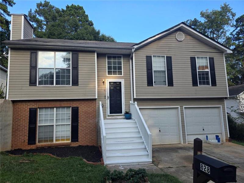 Image for property 828 Tradd Court, Stone Mountain, GA 30087