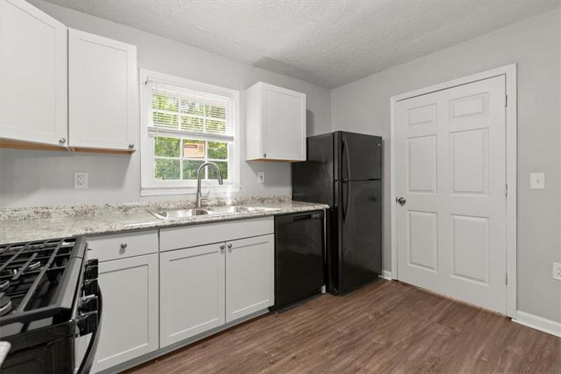 Image for property 3512 Collier Drive, Atlanta, GA 30331