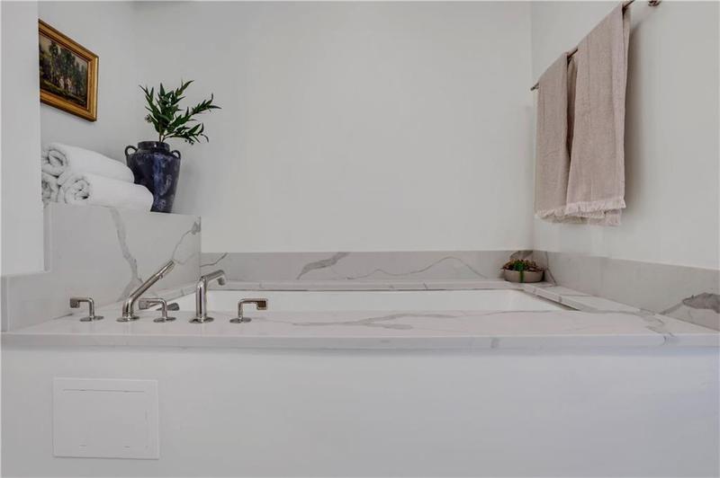 Image for property 1065 Peachtree Street 3003, Atlanta, GA 30309