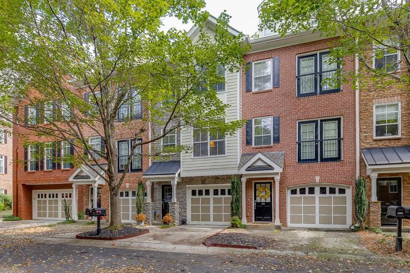 Image for property 5500 Glenridge Park, Atlanta, GA 30342