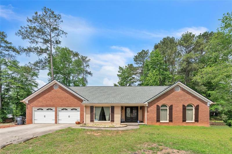 Image for property 9959 POINT VIEW Drive, Jonesboro, GA 30238