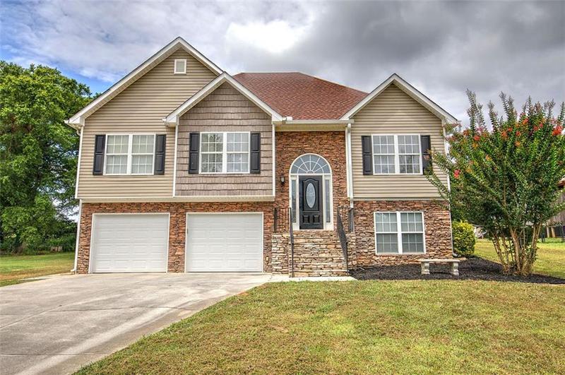 Image for property 105 WOODBERRY Drive, Calhoun, GA 30701