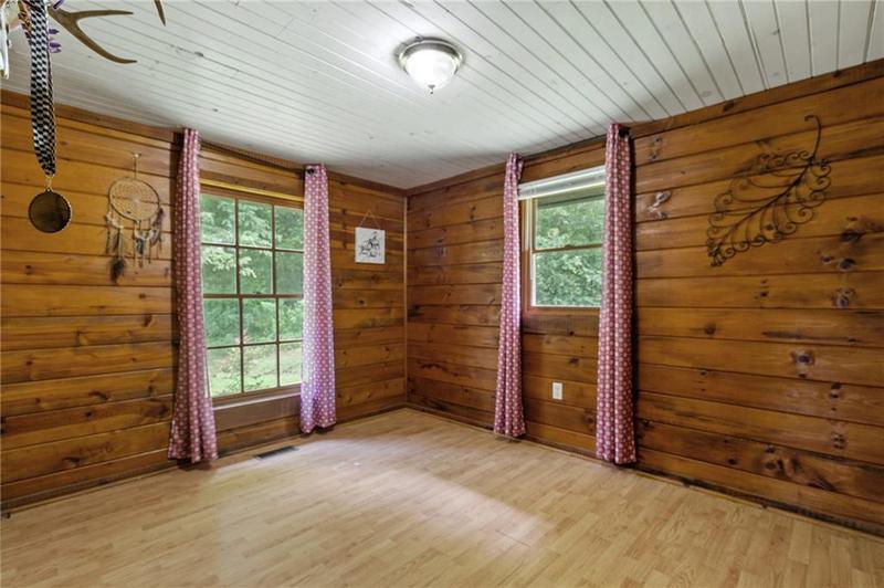 Image for property 11 Old Pleasant Valley Road, Talking Rock, GA 30175