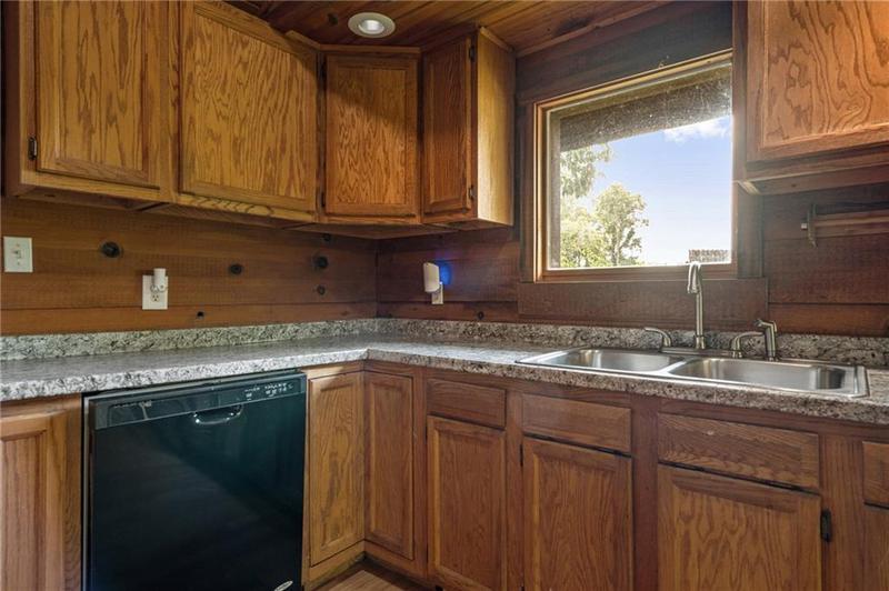 Image for property 11 Old Pleasant Valley Road, Talking Rock, GA 30175