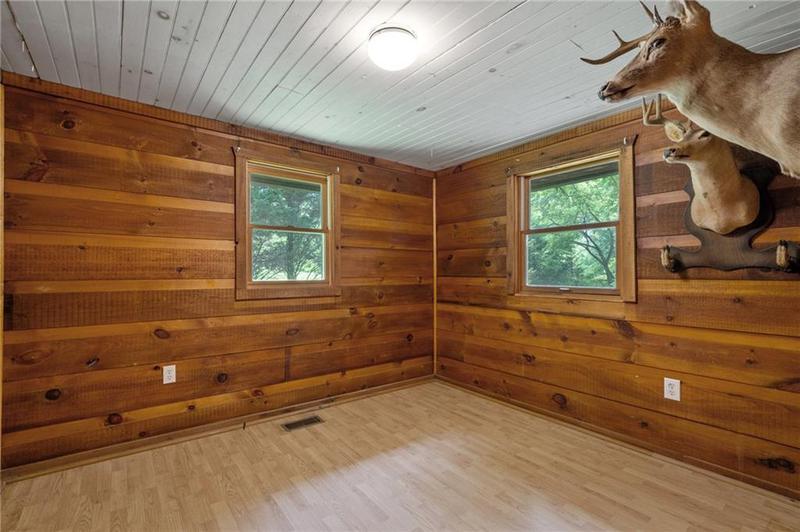 Image for property 11 Old Pleasant Valley Road, Talking Rock, GA 30175