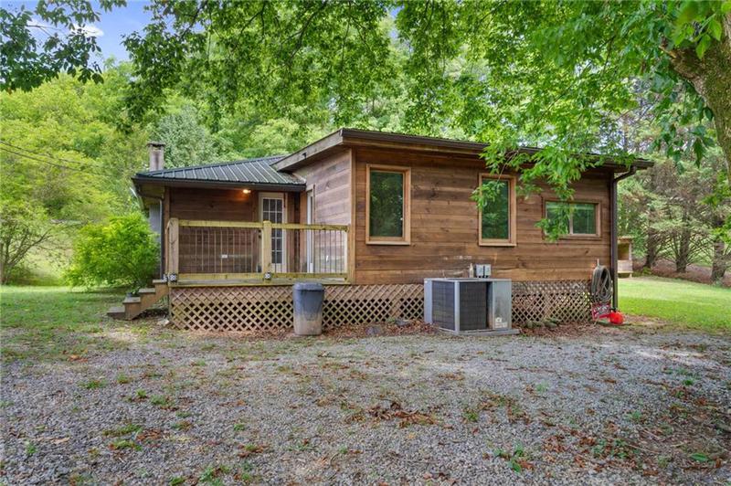 Image for property 11 Old Pleasant Valley Road, Talking Rock, GA 30175