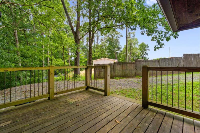 Image for property 11 Old Pleasant Valley Road, Talking Rock, GA 30175