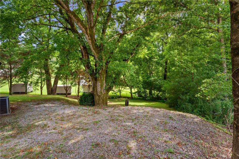 Image for property 11 Old Pleasant Valley Road, Talking Rock, GA 30175