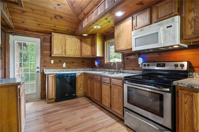 Image for property 11 Old Pleasant Valley Road, Talking Rock, GA 30175