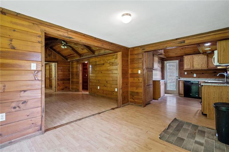 Image for property 11 Old Pleasant Valley Road, Talking Rock, GA 30175