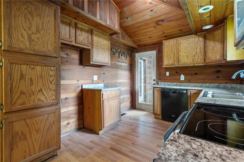 Image for property 11 Old Pleasant Valley Road, Talking Rock, GA 30175