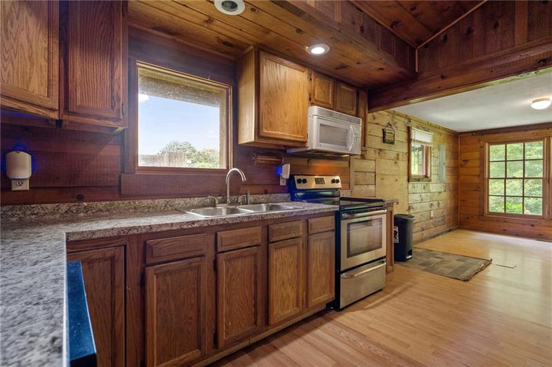 Image for property 11 Old Pleasant Valley Road, Talking Rock, GA 30175