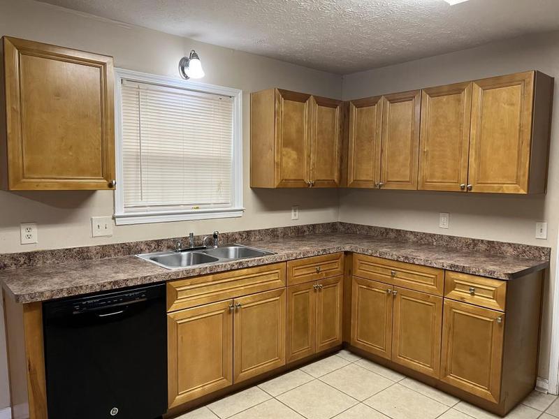 Image for property 1405 Bentley Woods Trail, Lithonia, GA 30058
