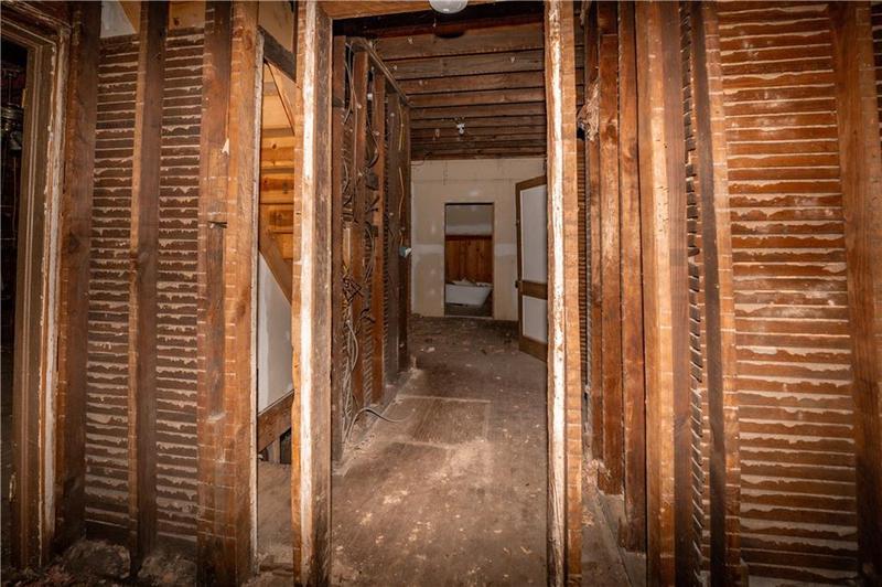 Image for property 418 Highland Avenue, Atlanta, GA 30307