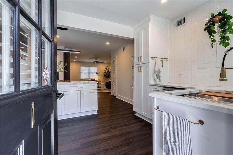 Image for property 4282 Roswell Road G1, Atlanta, GA 30342
