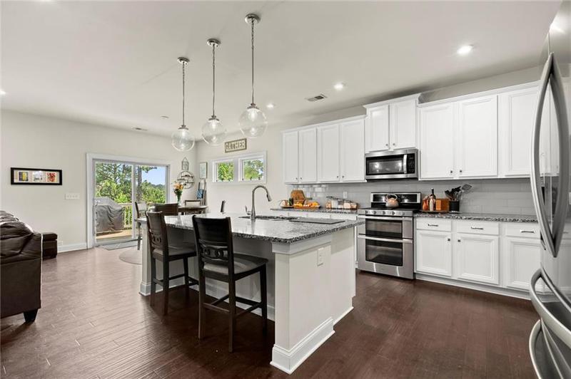 Image for property 4 RIDGEMONT Way, Cartersville, GA 30120
