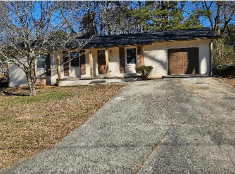 Image for property 5312 Westford Circle, Atlanta, GA 30349