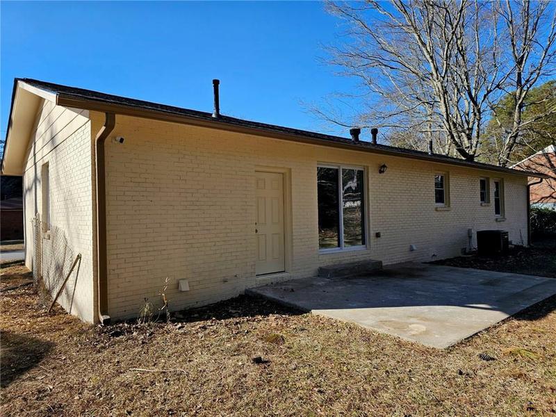 Image for property 5312 Westford Circle, Atlanta, GA 30349