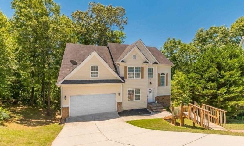 Image for property 1850 Brooks Pointe Court, Lawrenceville, GA 30045
