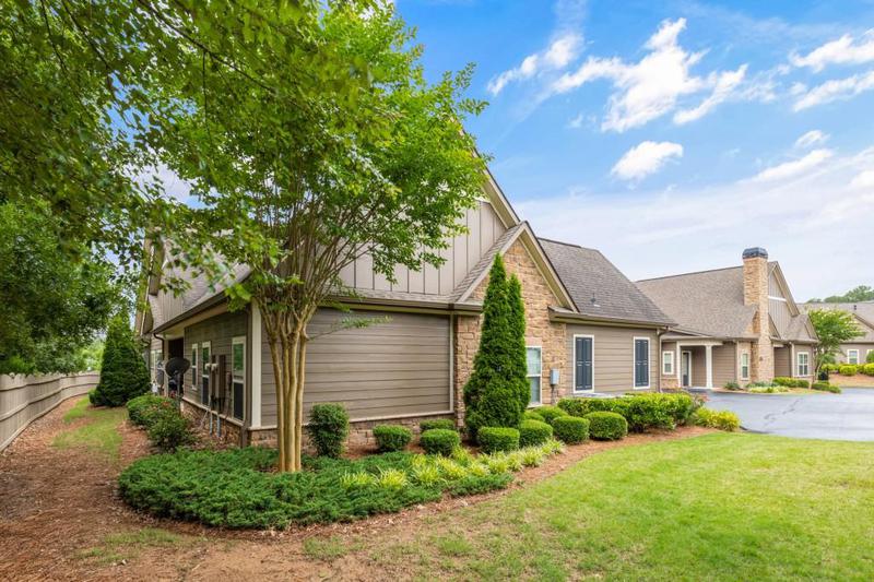 Image for property 325 Ridge Hill Circle 3, Marietta, GA 30064