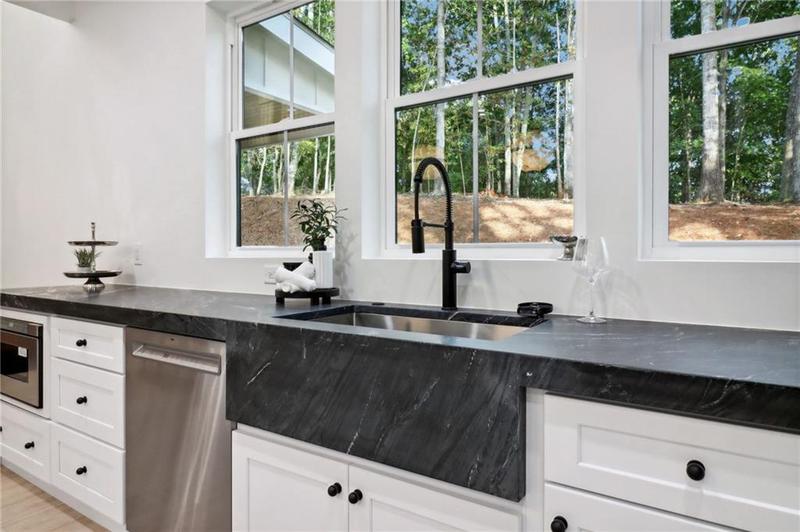 Image for property 7540 Crestline Drive, Dawsonville, GA 30534