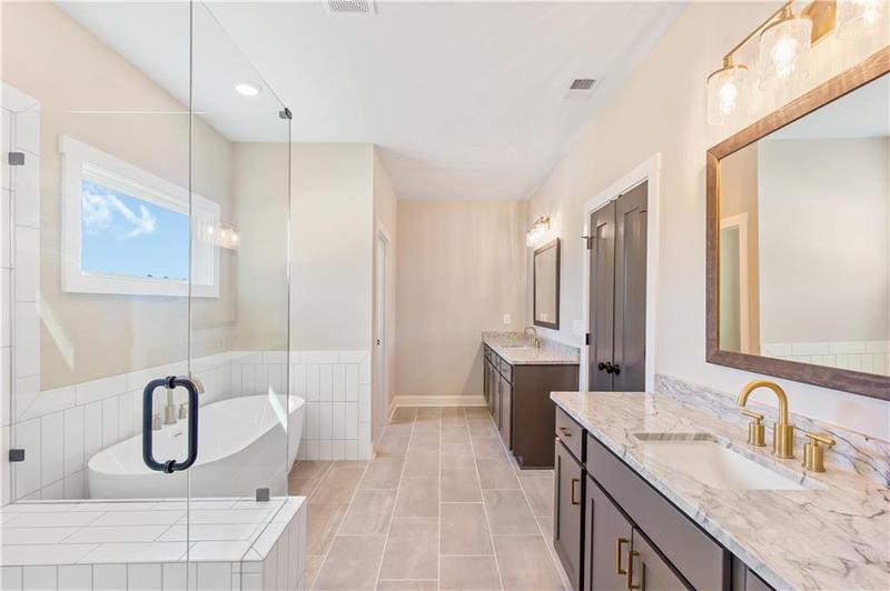 Image for property 106 Red Oak Lane, Carrollton, GA 30116