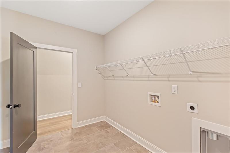 Image for property 106 Red Oak Lane, Carrollton, GA 30116