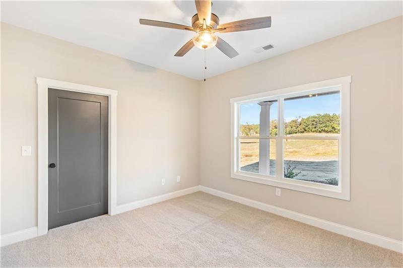 Image for property 106 Red Oak Lane, Carrollton, GA 30116