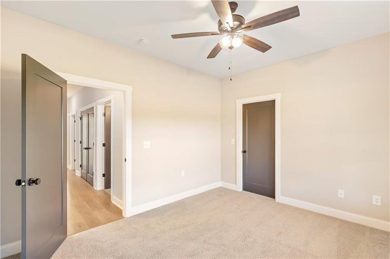 Image for property 106 Red Oak Lane, Carrollton, GA 30116