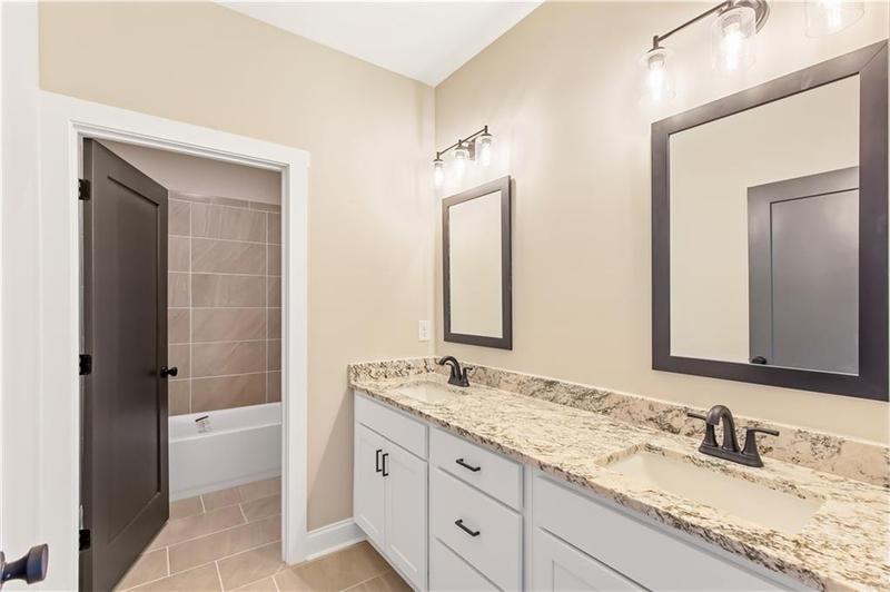 Image for property 106 Red Oak Lane, Carrollton, GA 30116