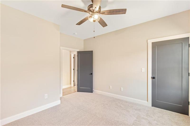 Image for property 106 Red Oak Lane, Carrollton, GA 30116