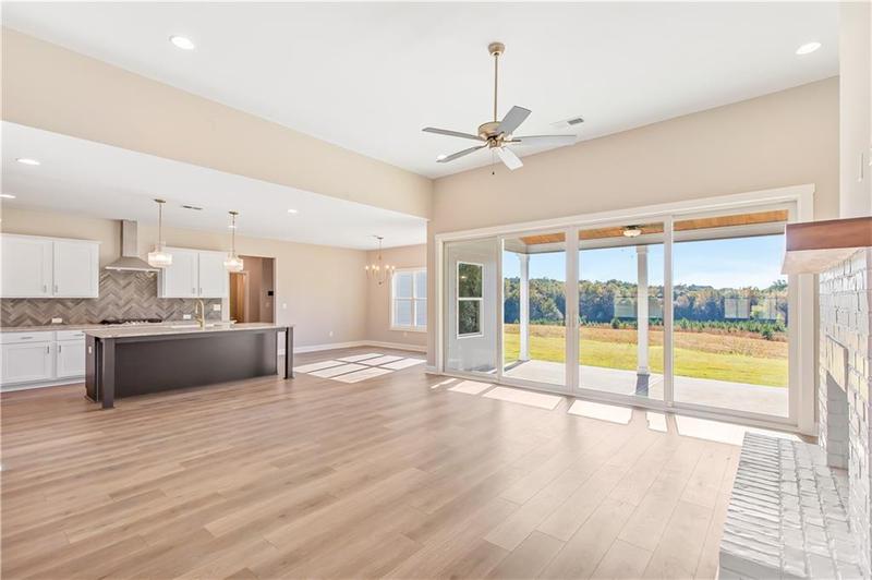 Image for property 106 Red Oak Lane, Carrollton, GA 30116