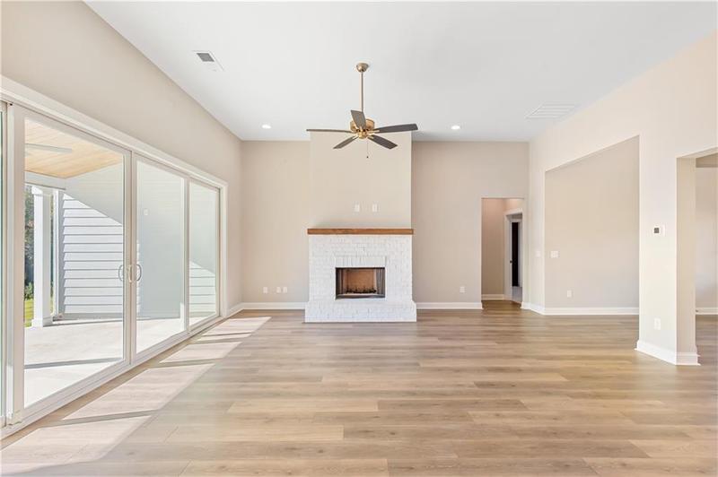 Image for property 106 Red Oak Lane, Carrollton, GA 30116