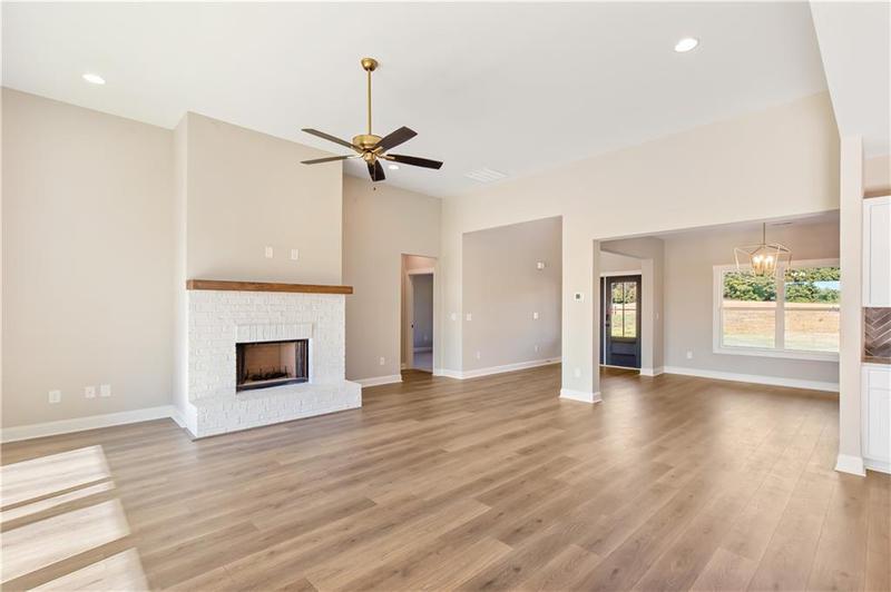 Image for property 106 Red Oak Lane, Carrollton, GA 30116