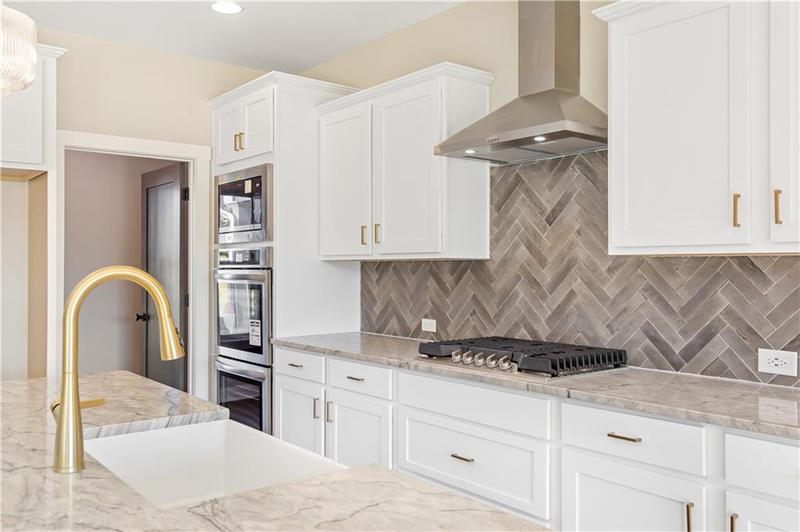 Image for property 106 Red Oak Lane, Carrollton, GA 30116