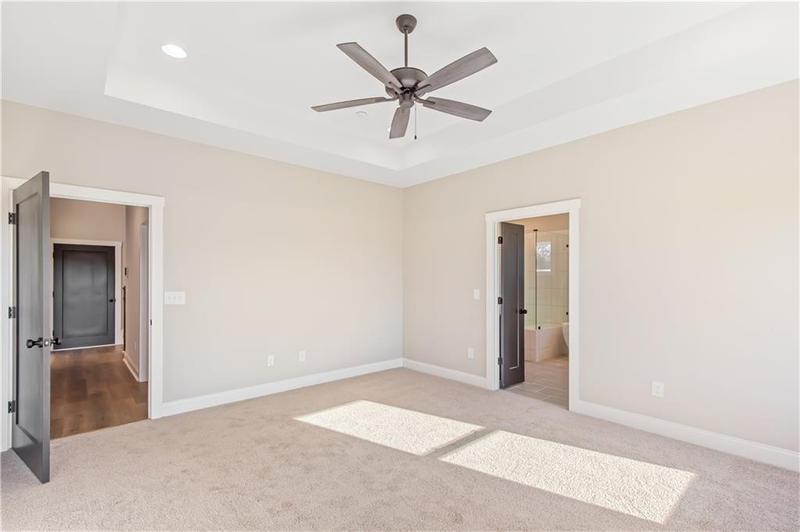 Image for property 106 Red Oak Lane, Carrollton, GA 30116